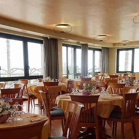 Hotel Club Solunto Mare 3*
